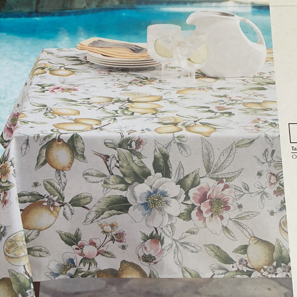 Limona Tablecloth Lemons Floral Leaves Yellow White 60 x 104” NEW - Picture 5 of 5
